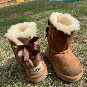 Toddler Girls Size 6 Ugg Bailey Boot
